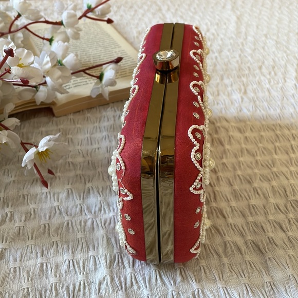 Red with white bead work clutch bag with sling - Picture 4 of 9